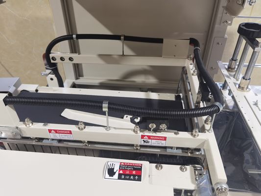 450L PLC 타입 계란 트레이 수직 광 전기 센서와 함께 자동 밀봉 랩 머신