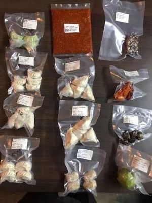 질소 가스 빨래와 2 개의 밀폐 스트립과 함께 식품 음료 진공 포장 기계