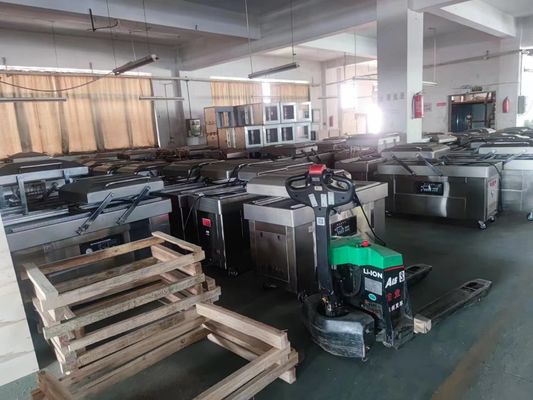 햄버거 버리토 로티 프라타 캐시우 피스타치아 너트